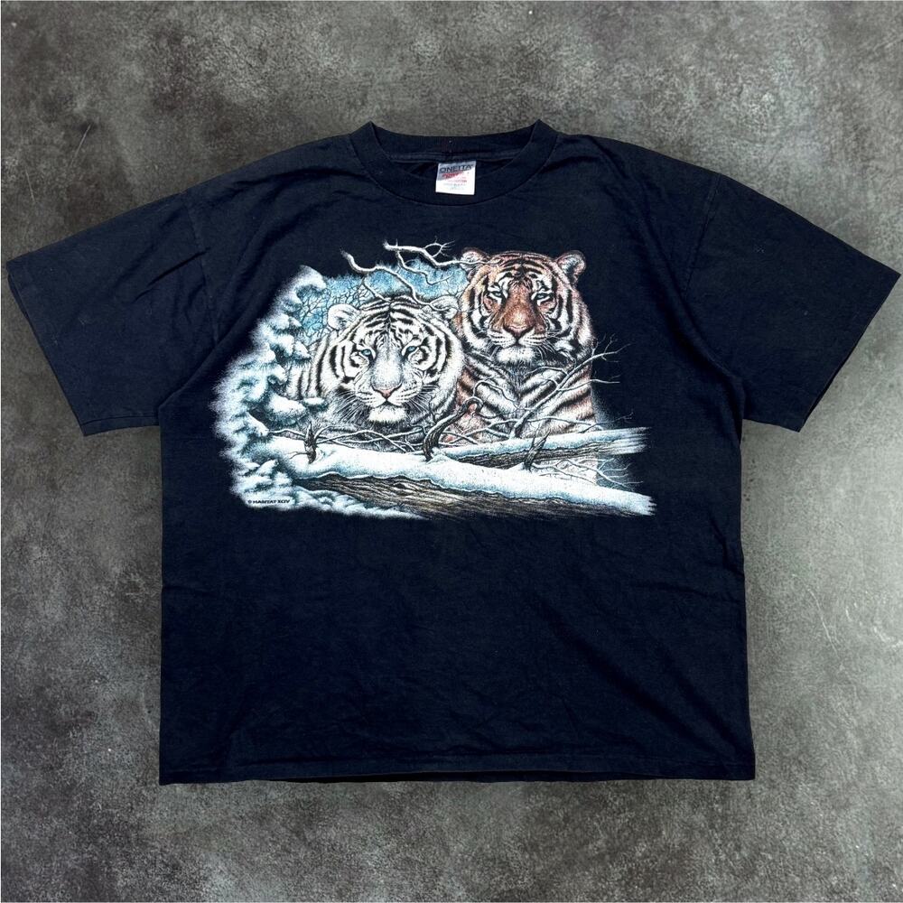 Vintage Oneita T-shirt With Snow Tiger Graphic from 1994 Size Large